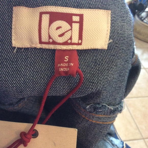 L.e.i. Dark Blue Distressed Jean Jacket Juniors Size S, NWT - Picture 10 of 16